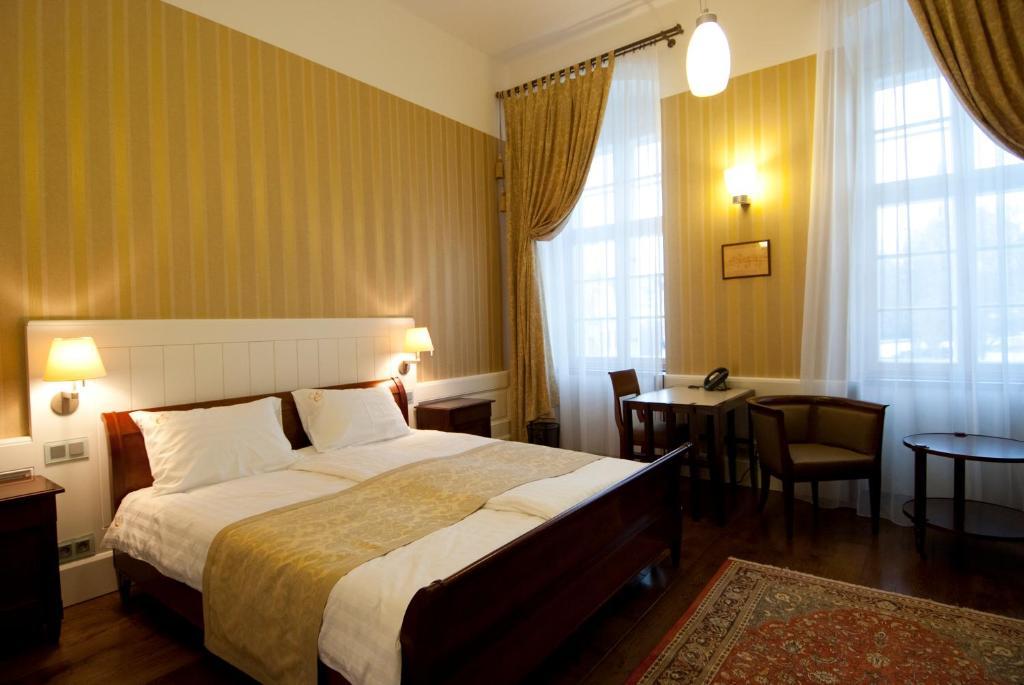 Erzsébet Nagy Szálloda Paks Habitación foto
